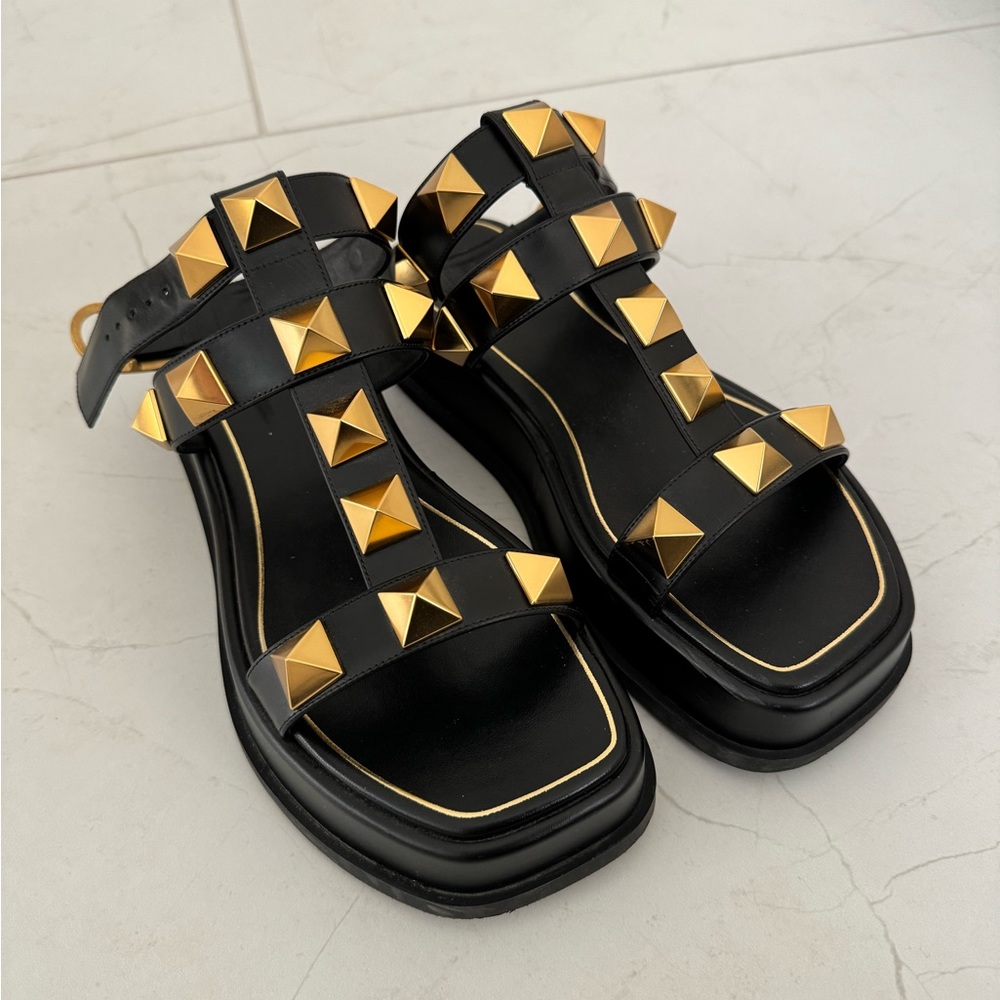 Valentino 38 Gladiator Sandals Like New - Picture 5 of 7